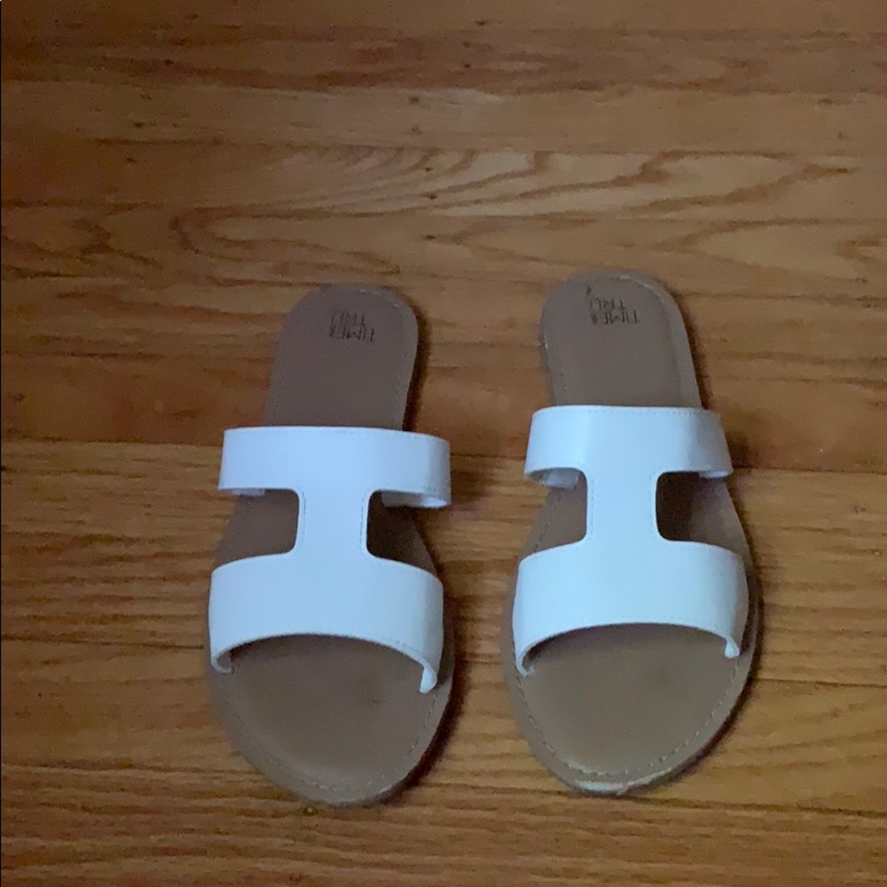 White Sandal Size 9